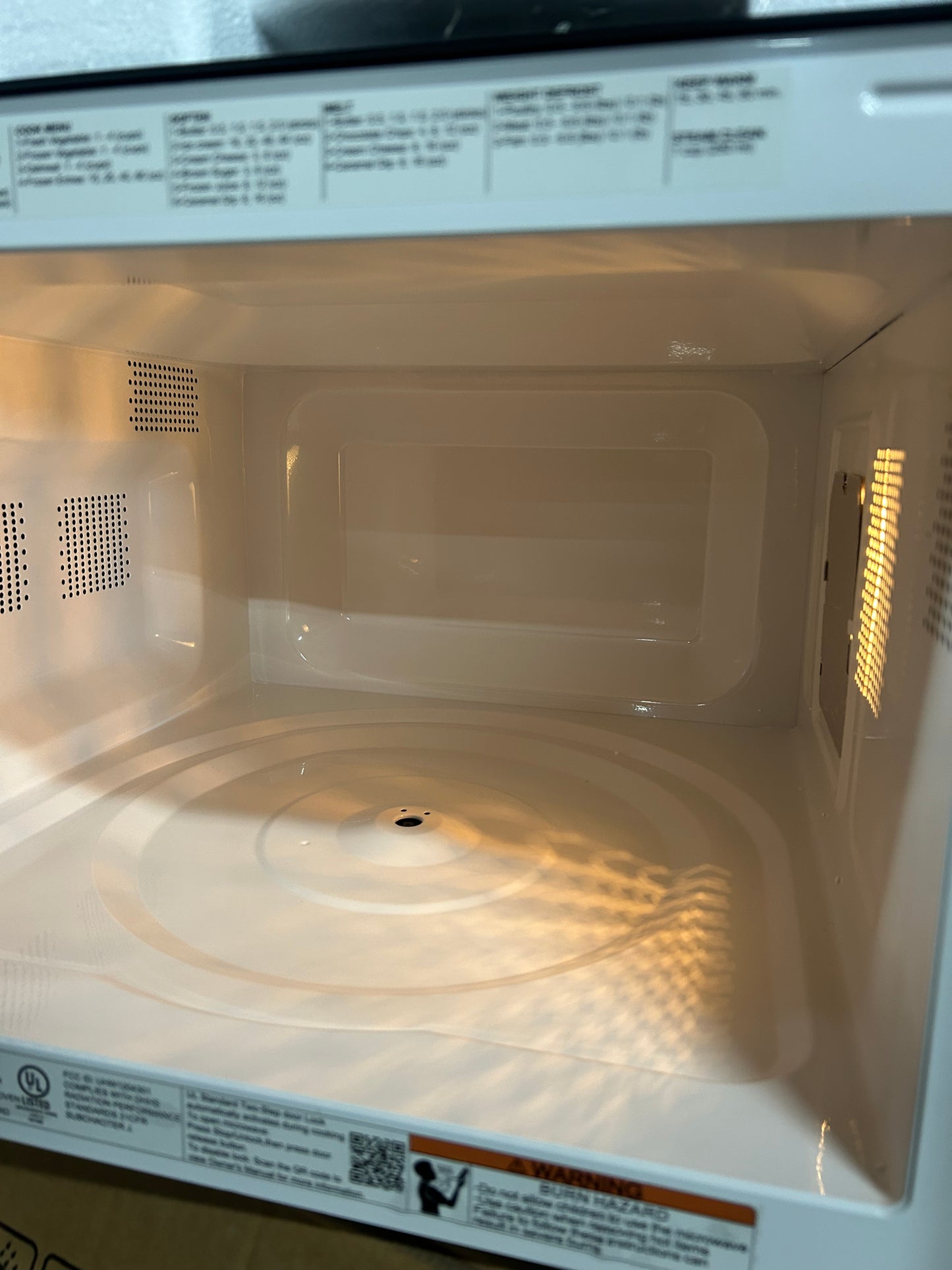 21.75 in. 1.6 cu. ft. Countertop Microwave in Stainless Steel