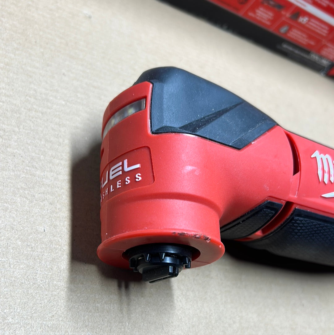 M18 FUEL 18V Lithium-Ion Cordless Brushless Oscillating Multi-Tool (Tool-Only) *Slightly Used Missing accessories*