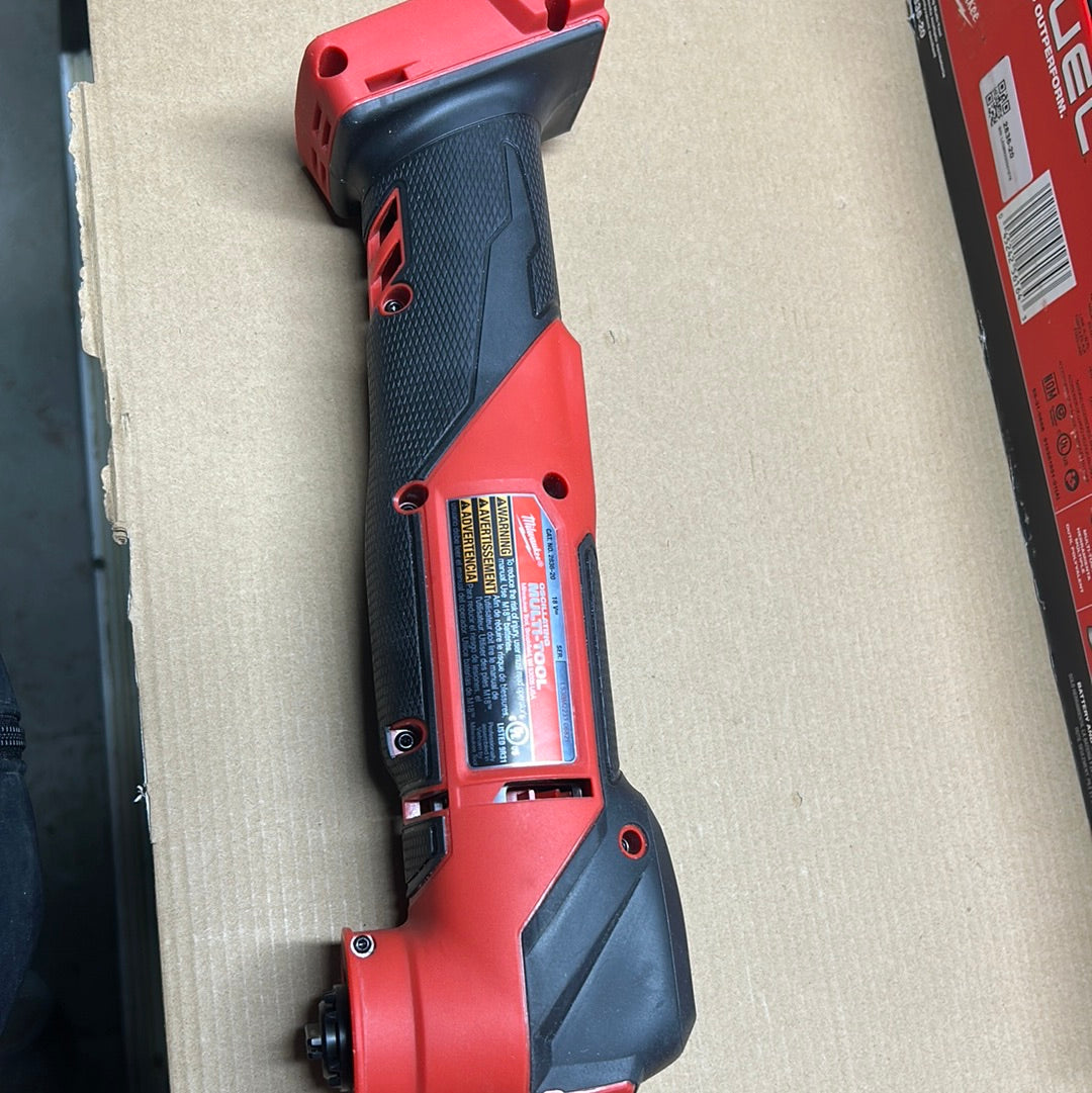 M18 FUEL 18V Lithium-Ion Cordless Brushless Oscillating Multi-Tool (Tool-Only) *Slightly Used Missing accessories*