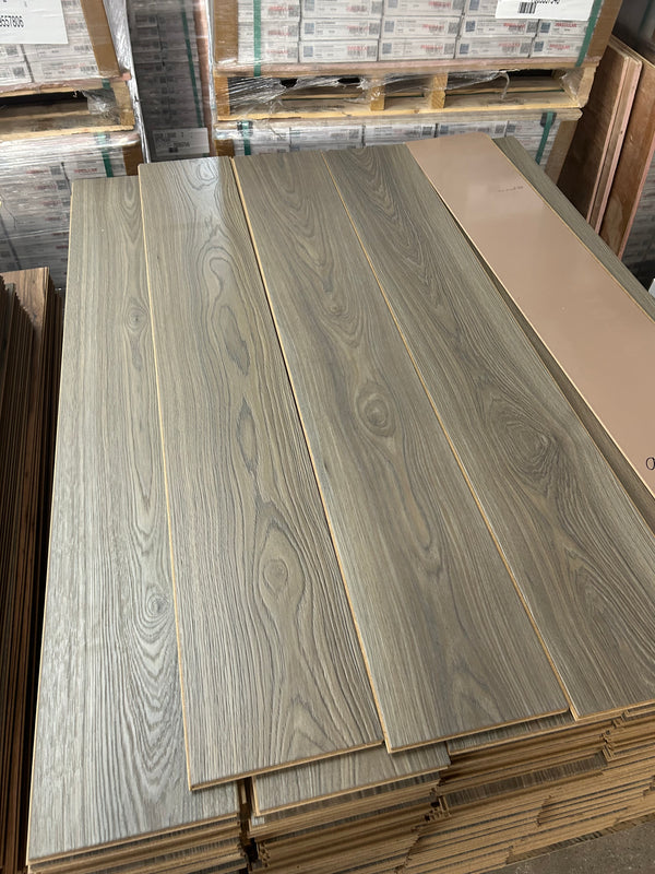12 MM Thick Laminate Flooring