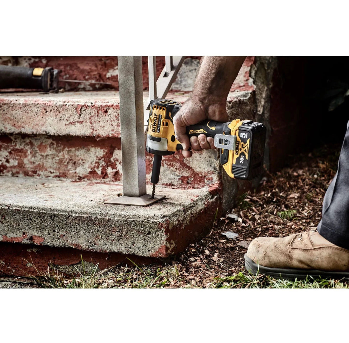 DEWALT, 20V MAX 1/2in. Compact Impact Wrench (Tool Only)